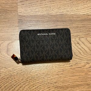 Authentic Michael Kors Small Logo Leather Wallet